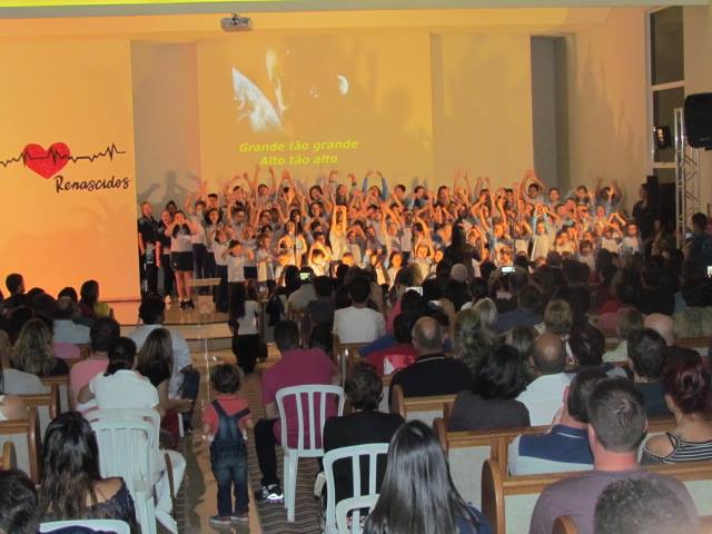 Cantata de Páscoa da Escola Adventista de União da Vitória emociona