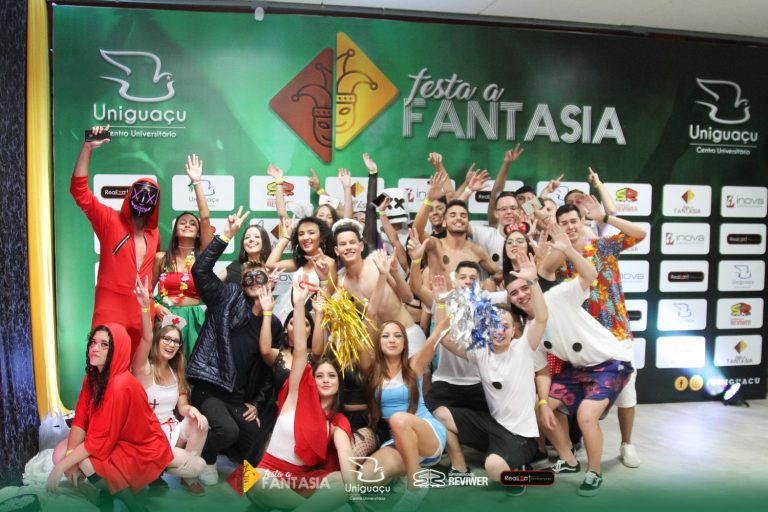 Festa da Fantasia da Uniguaçu arrecada mais de 3 toneladas de alimentos