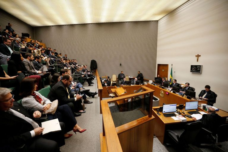 Maioria da Quinta Turma do Superior Tribunal de Justiça (STJ) decide pela redução da pena de Lula