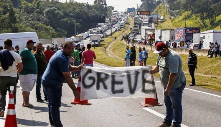 Governo teme nova greve e admite fazer novas negociações com os caminhoneiros