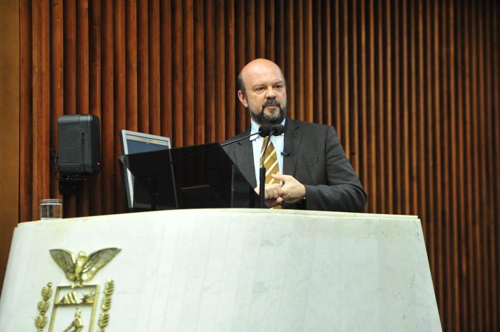 Assembleia Legislativa do Paraná se manifesta contra o corte de verbas nas universidades