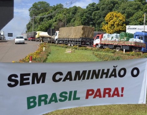 Aumento do diesel descontenta caminhoneiros, que dizem que não sabem até quando vão aguentar