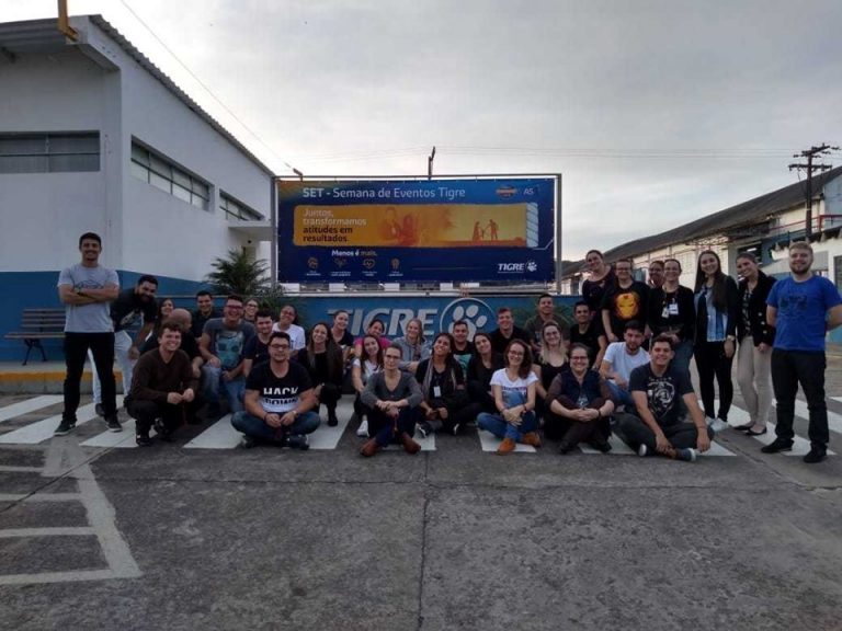 Visita técnica dos alunos da Faculdade Senac de Porto União na fábrica em Castro