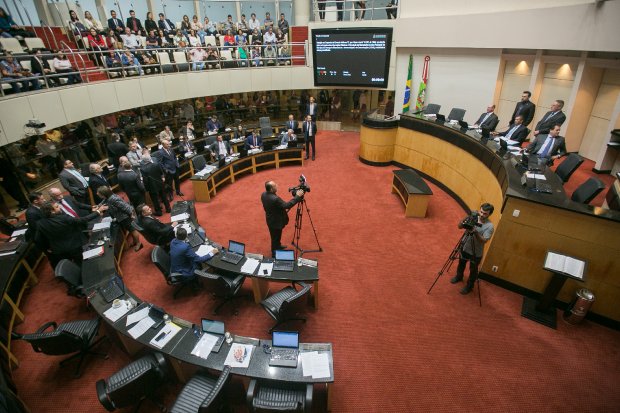 Assembleia Legislativa aprova reforma administrativa do governador Carlos Moisés da Silva