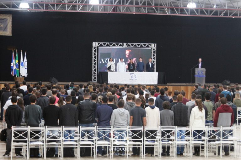 Arthur Igreja participa da abertura da VI Semana de Tecnologia da Uniguaçu