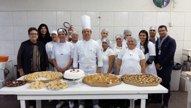 Curso gratuito de panificação foi encerrado em União da Vitória e formou 15 alunos