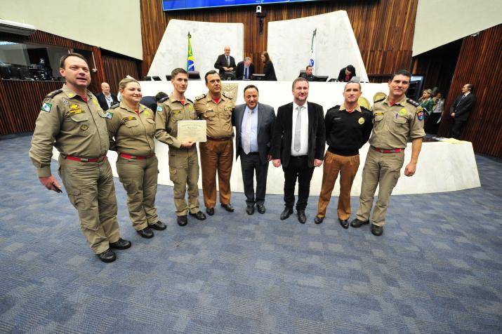 Assembleia Legislativa do Paraná homenageia ato heroico de bombeiro de União da Vitória