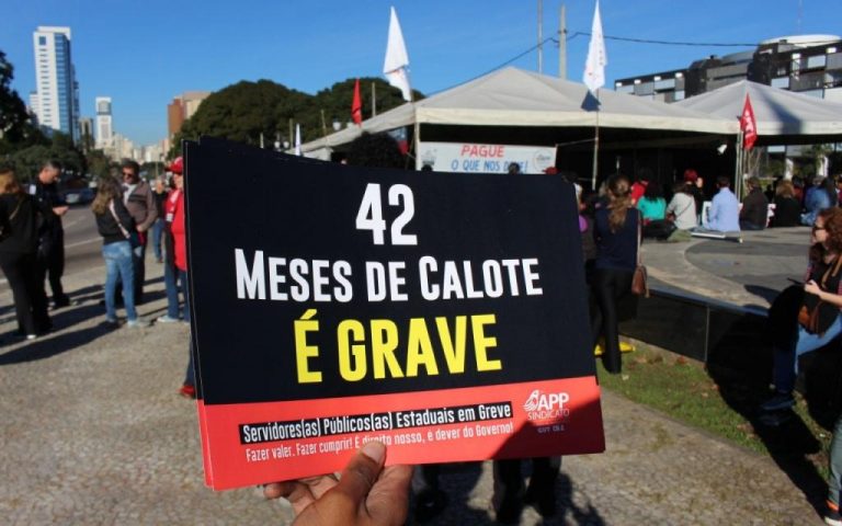 Sem consenso, greve (não total) dos funcionários públicos do Paraná continua