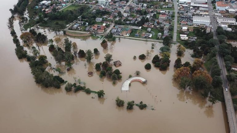 5 metros e 63 centímetros a marca do nível do Rio Iguaçu na manhã de hoje em União da Vitória/Porto União