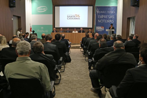 Secretaria da Fazenda de Santa Catarina promove encontro para debater medidas de combate às empresas noteiras