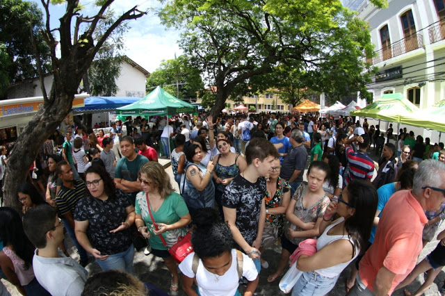 Governador Carlos Massa Ratinho Junior vai tentar evitar nesta terça-feira (18) a anunciada greve geral, que pode incluir até a Polícia Militar