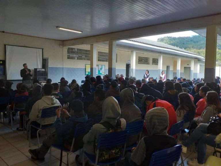 Cejusc trabalha com a preservação à violência escolar