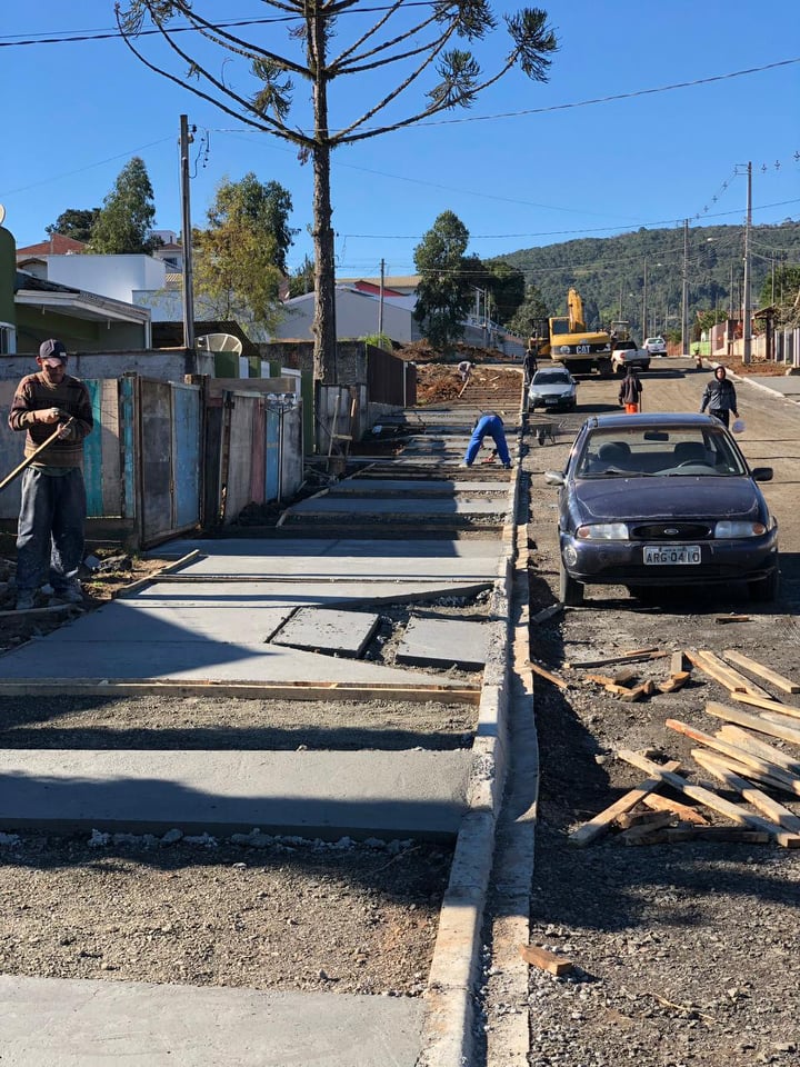 Obras de melhorias na calçada da Escola Judith Goes de Lima