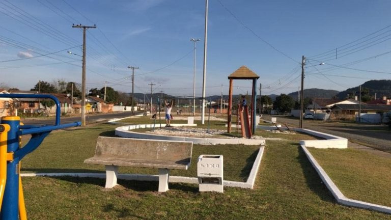 Praça Arnoldo Romanoski de União da Vitória é revitalizada