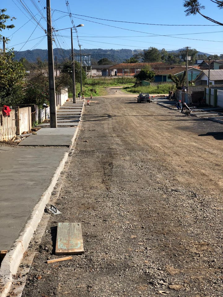 Obras de asfaltamento no Bairro do Rocio, em União da Vitória