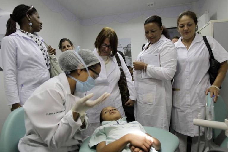 Ministério das Relações Exteriores regulamenta residência de médicos cubanos no Brasil