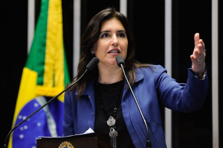 Indicar o filho para embaixador, é o maior erro de Bolsonaro, diz Simone Tebet, presidente da CCJ do Senado