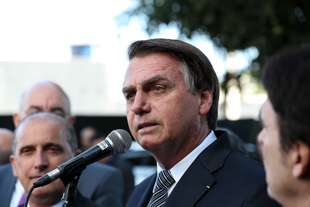 Presidente Jair Bolsonaro fala que imprensa distorce suas palavras e sente saudades do PT