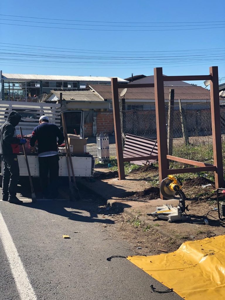 Abrigos de passageiros começam a ser instalados em União da Vitória