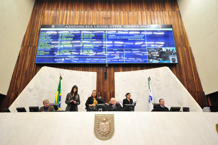 Assembleia Legislativa do Paraná acelera aprovação do projeto do reajuste dos servidores e o líder Hussein Bakri destaca o esforço do governo