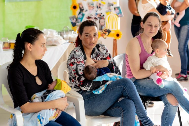 Mulheres de União da Vitória participam das atividades do Agosto Dourado