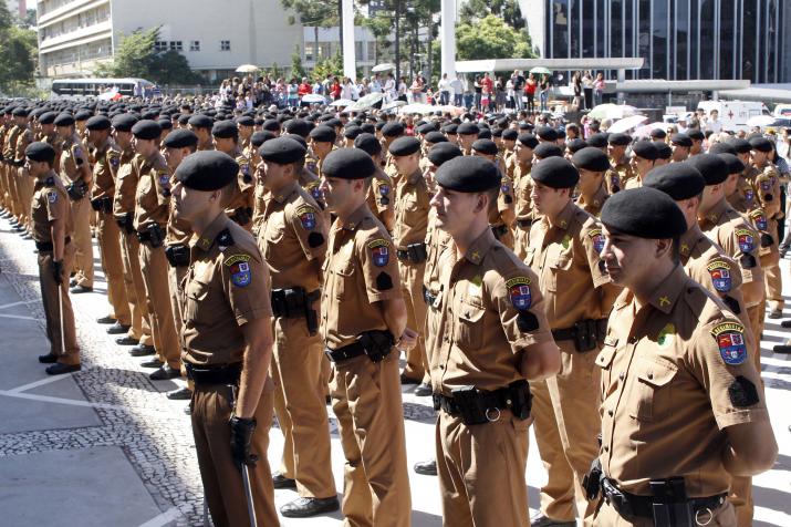 Assembleia Legislativa presta homenagem à Polícia Militar do Paraná pela passagem dos seus 165 anos