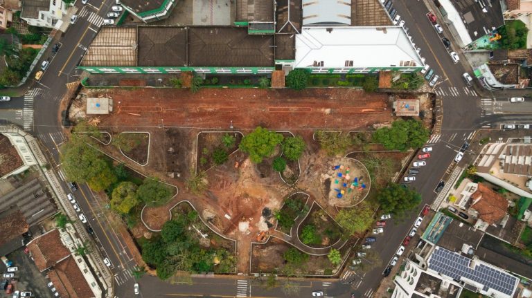 Prefeitura de União da Vitória rompe contrato com empresa responsável pela reforma da Praça Coronel Amazonas