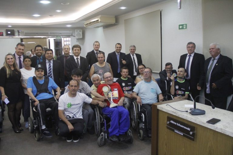 Medalhistas da Bocha Paralímpica participaram da sessão da Câmara Municipal de União da Vitória