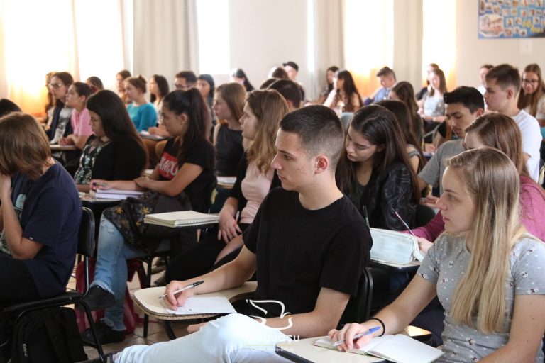 Centro Universitário Uniguaçu disponibiliza conteúdo para revisão do ENEM