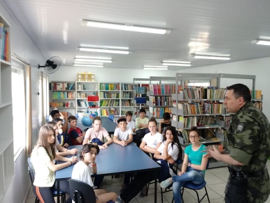 Consciência ambiental: Polícia Ambiental faz palestra no Núcleo Educacional ‘Frei Deodoto’