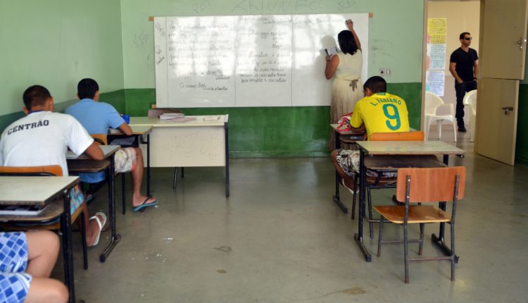 Ministério da Educação comete erros de português ao parabenizar professores nas redes sociais