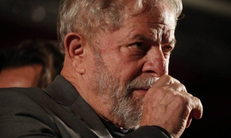 Lula está fora da prisão, mas continua sendo um condenado, pois sua sentença não foi anulada