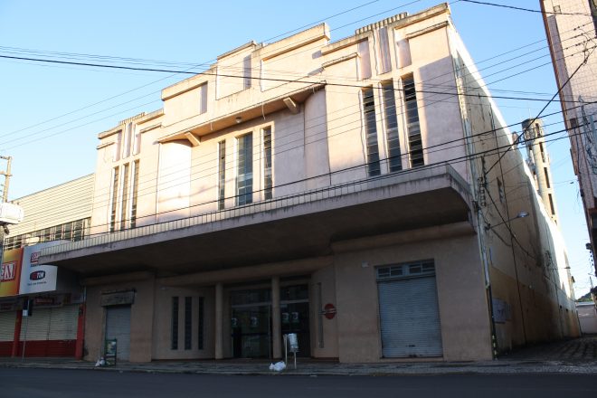 Iniciados os trabalhos de restauração do Cine Teatro Luz