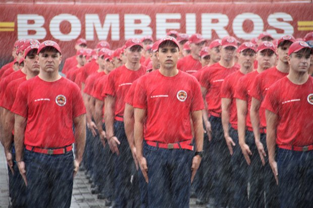 Corpo de Bombeiros de Santa Catarina recebe nova turma de alunos bombeiros