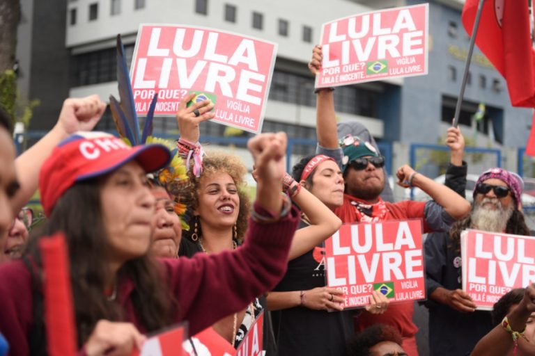 Defesa de Lula protocola pedido de liberdade imediata do ex-presidente