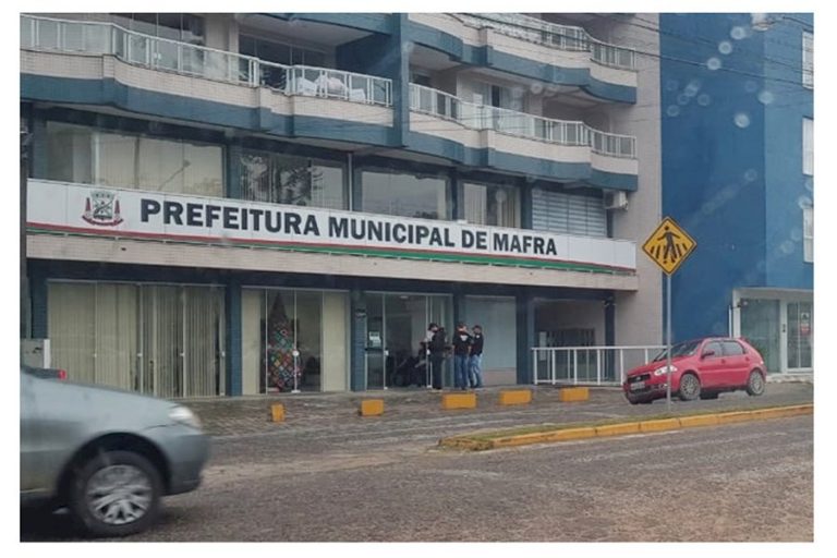 Operação “Hora Extra” cumpre mandado de busca e apreensão na Prefeitura de Mafra