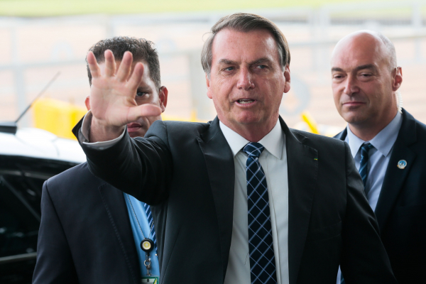 Bolsonaro revoga licitação de jornais e revistas que excluiu a “Folha de São Paulo”