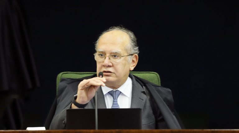 Gilmar Mendes libera retomada de investigação sobre o senador Flávio Bolsonaro