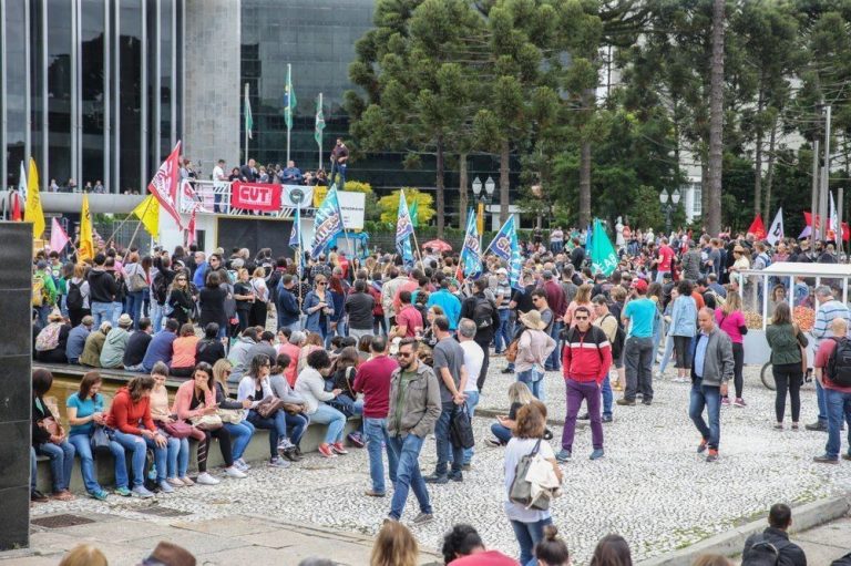 Segundo a APP-Sindicato 80% dos professores e funcionários estão em greve