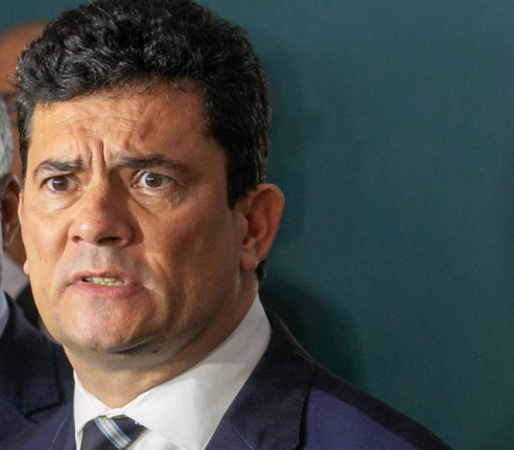 Jair Bolsonaro afirmou que o Governo estuda recriar o Ministério da Segurança Pública, mesmo contra a vontade de Sérgio Moro