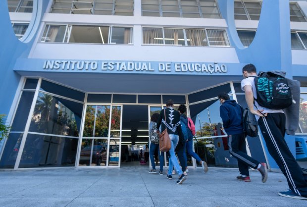 Aberta consulta pública para elaboração do currículo do território catarinense para o ensino médio