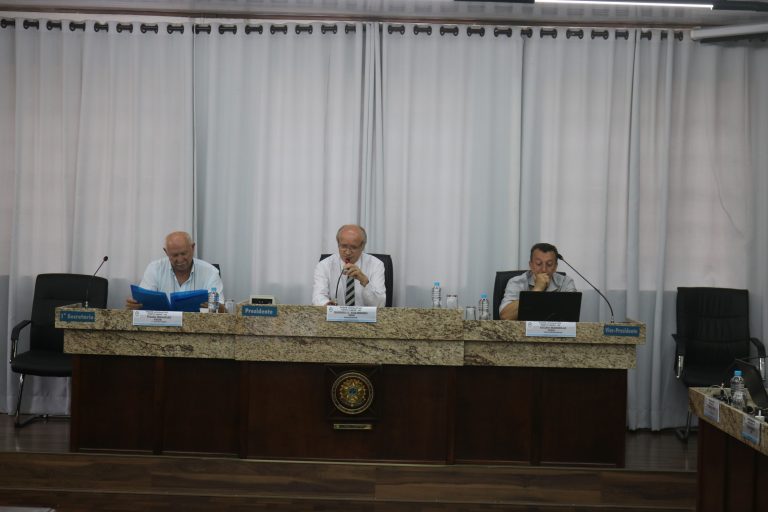 Câmara Municipal de Porto União realiza sessões extraordinárias para revisão anual e reajuste do funcionalismo