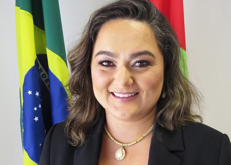 Procuradora Geral advogou em causa própria e acabou sendo exonerada pelo governador Carlos Moisés da Silva