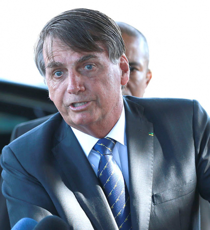 Presidente Jair Bolsonaro ignora imprensa e chama a Rede Globo de “fake news”