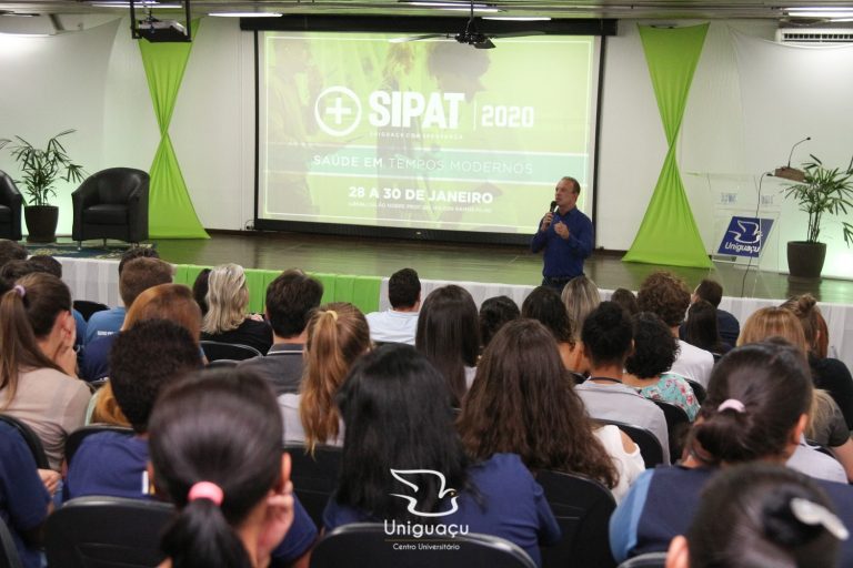 Colaboradores da Uniguaçu participam da 12ª Semana Interna de Prevenção de Acidentes de Trabalho