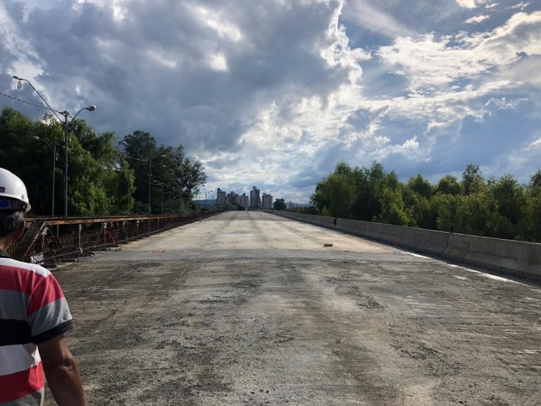 Obras da nova ponte que liga o centro de União da Vitória ao distrito de São Cristóvão seguem em ritmo acelerado