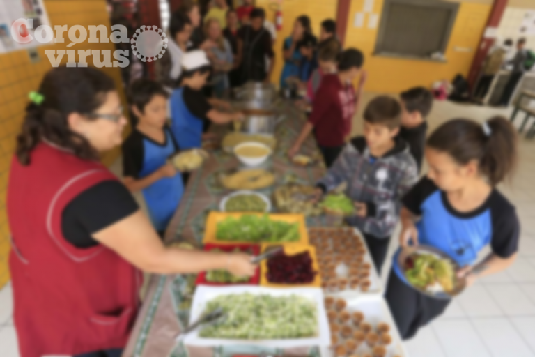 Alimentação nas escolas, apesar da suspensão, deve ser mantida no Paraná