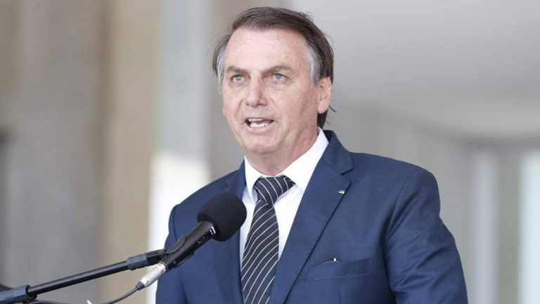 Presidente Bolsonaro disse que não convidou ninguém para a manifestação de domingo (15)