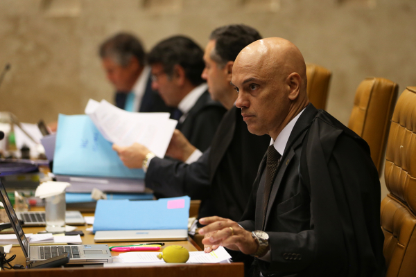 Ministro Alexandre de Moraes (STF) suspende por seis meses pagamento da dívida do Paraná com a União