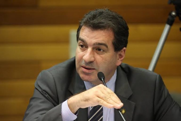 Deputado Valdir Cobalchini (MDB/SC) deixa o Grupo de Enfrentamento Econômico da Covid-19 porque o Governo não ouve ninguém